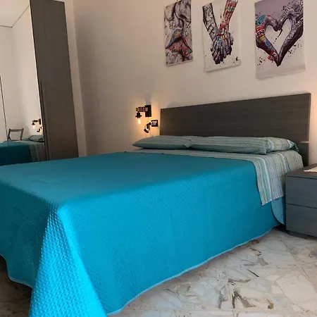 Diana's * Avola